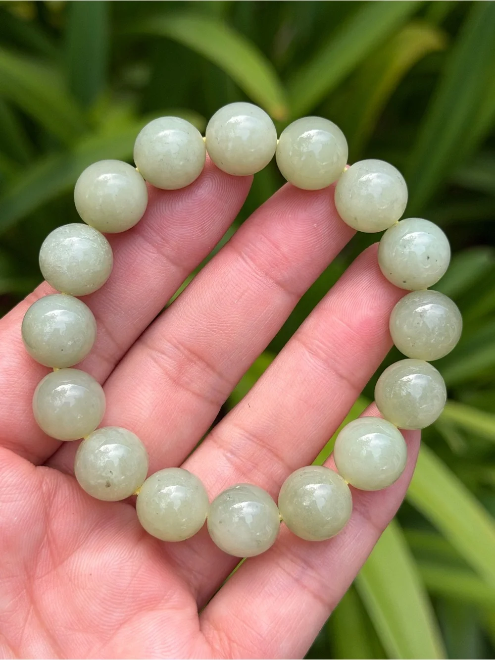 12mm stretchable green He Tian jade bracelet 1756